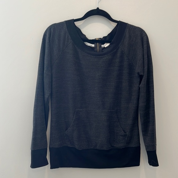 Roxy Lightweight Crew Neck, Size M, Charcoal/Black, EUC - Picture 1 of 5